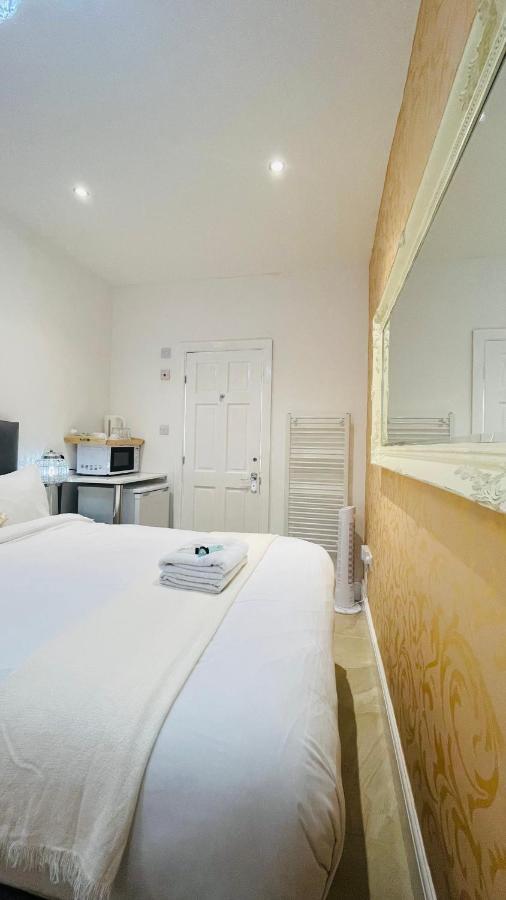 Mayday House Hotel London Exterior photo