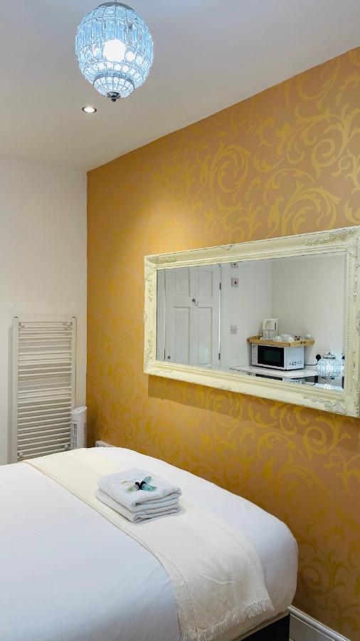 Mayday House Hotel London Exterior photo